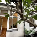 Cosy & Flat Near Center *